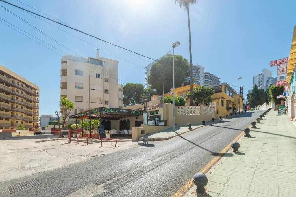 Santa Marta Al Lado De Los Servicios Y De La Playa Benalmádena Exterior photo